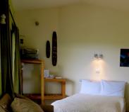 Volcano Studio bedroom (2 queen beds)