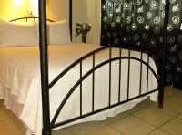 Orchid room queen bed